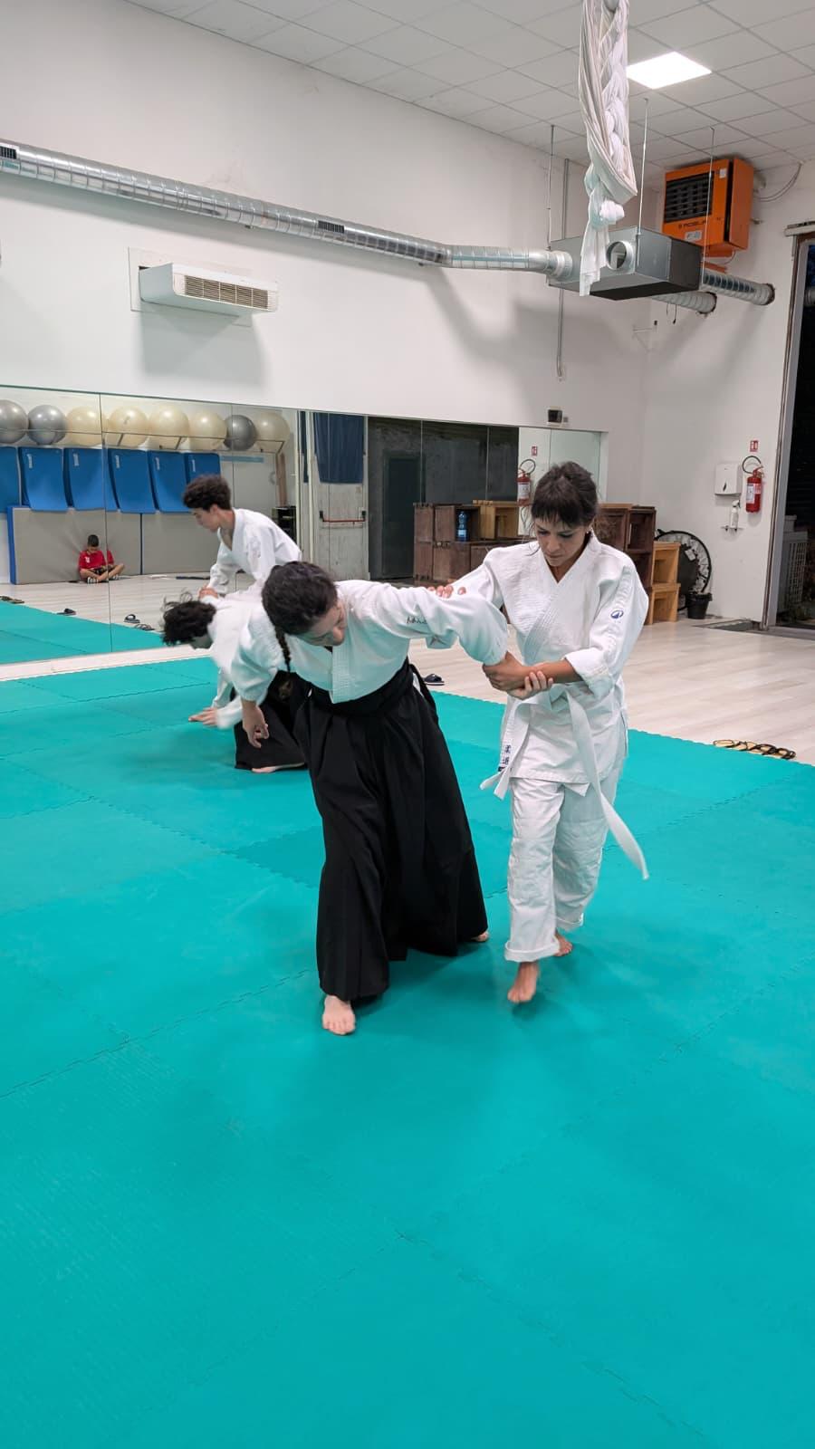 Esercizio a coppie sul tatami