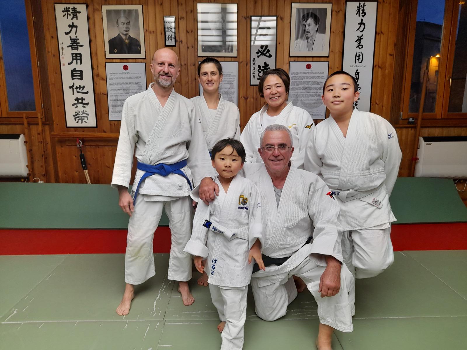 Praticanti di Judo riuniti durante un incontro internazionale in Giappone